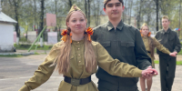Символ верности и веры в Победу: юные бологовцы дали старт акции «Синий платочек» - Бологовский район